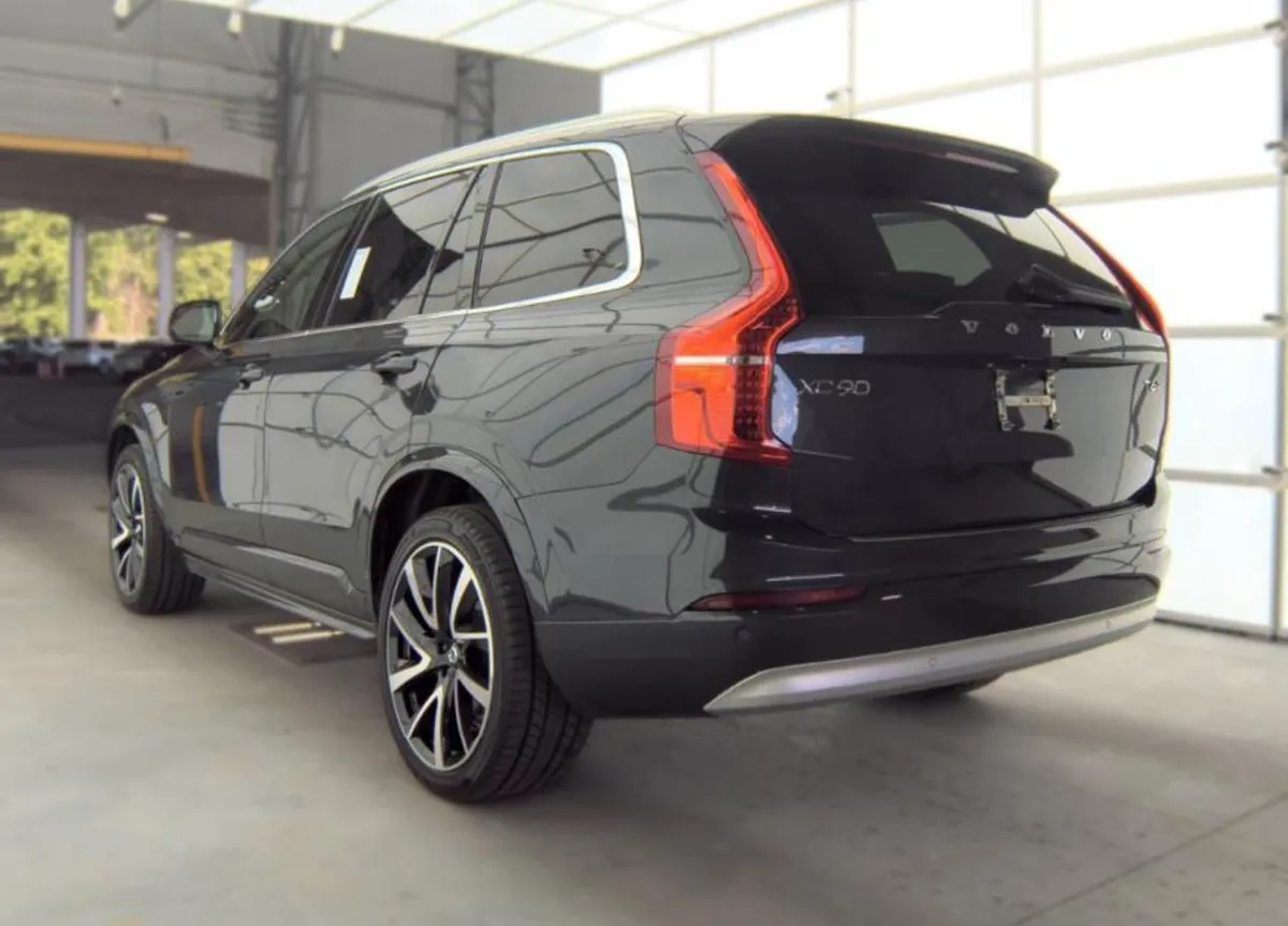 VOLVO XC90 T6 MOMENTUM 7-PASSENGER 2022
