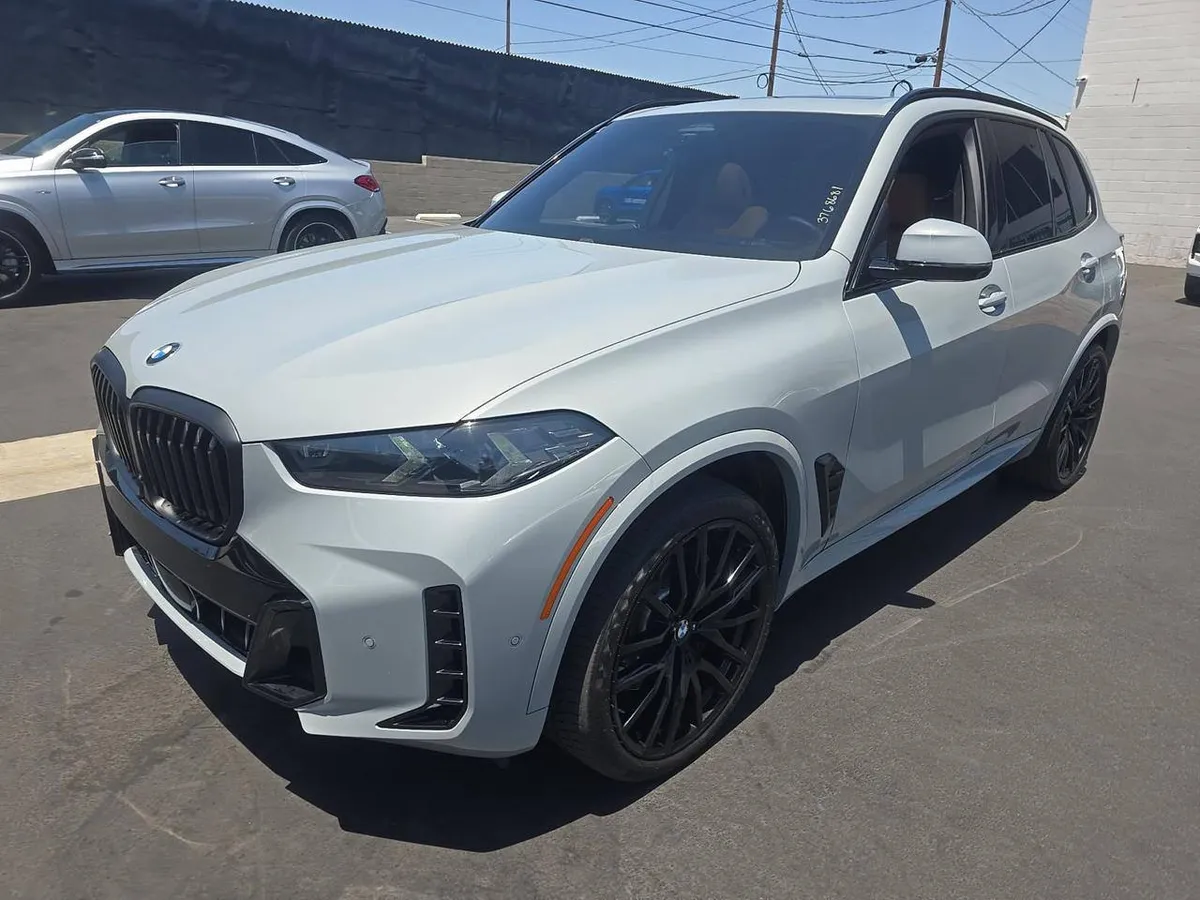 BMW X5 SPORTS ACTIVITY VEHICLE 2024