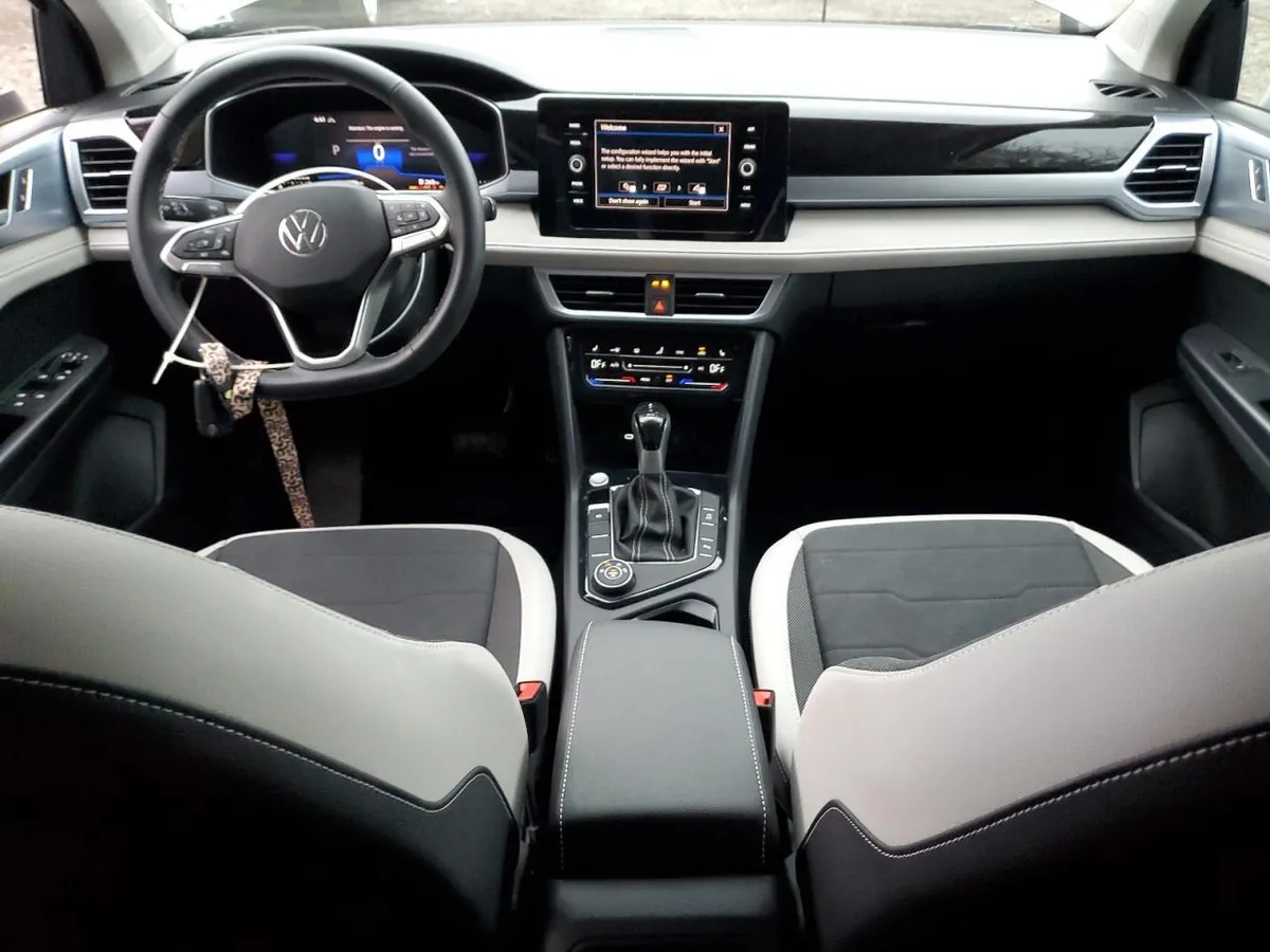 VOLKSWAGEN TAOS SE 2025