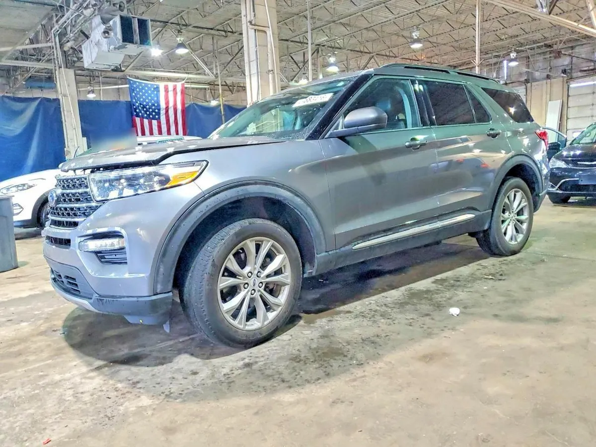 FORD EXPLORER XLT 2023