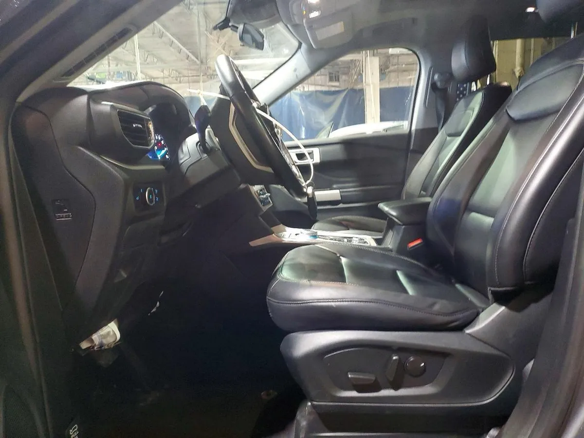 FORD EXPLORER XLT 2023