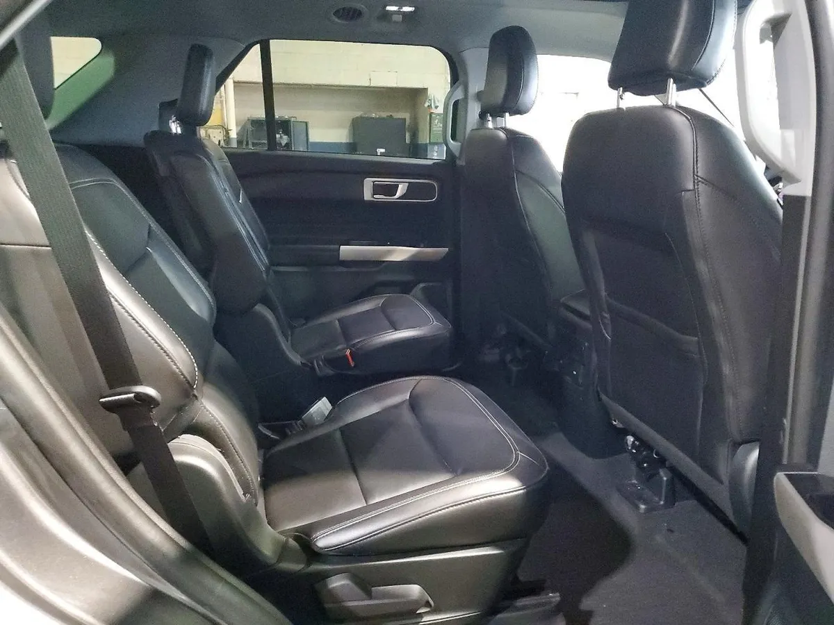 FORD EXPLORER XLT 2023