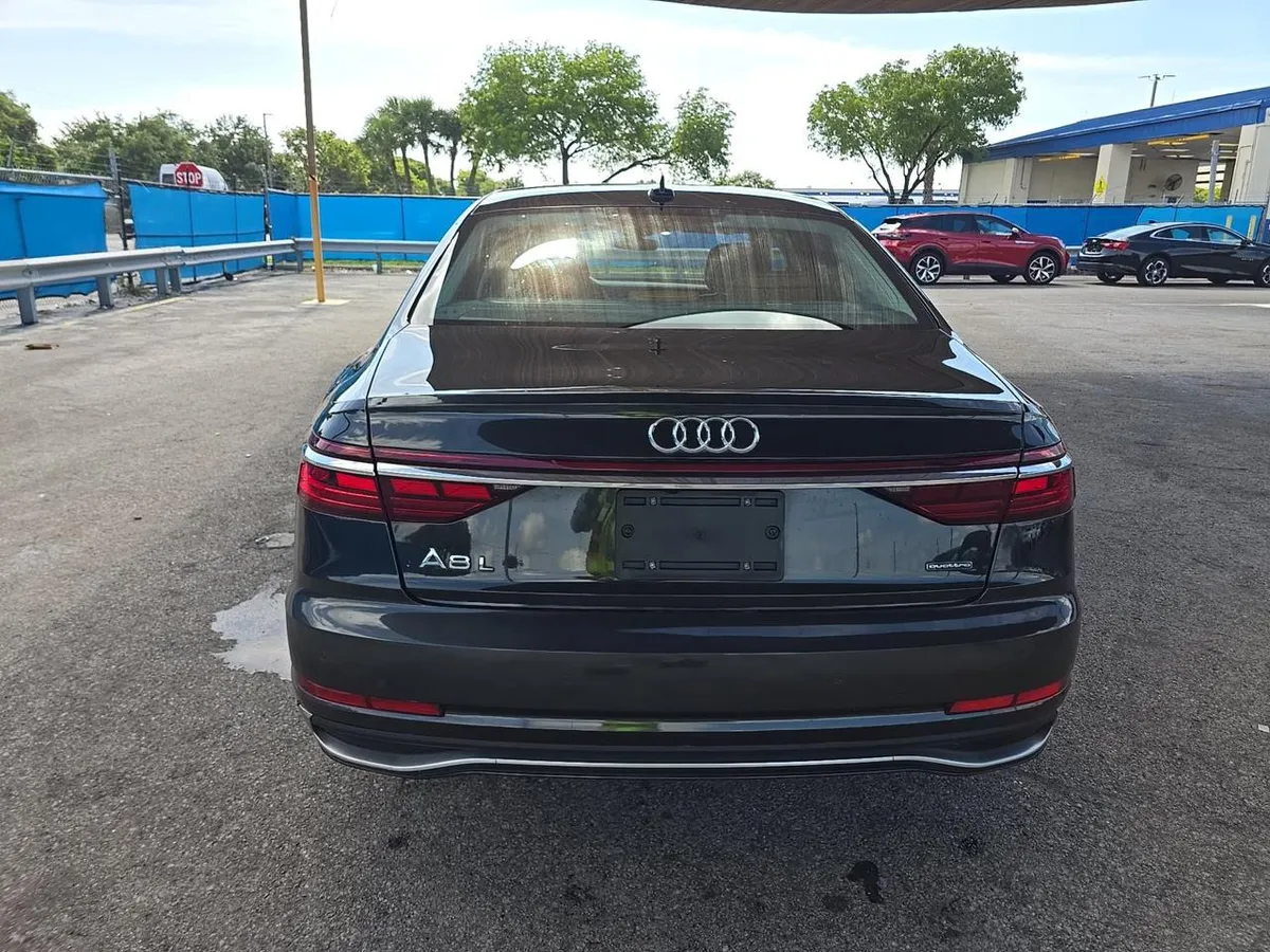 AUDI A8 L 2023