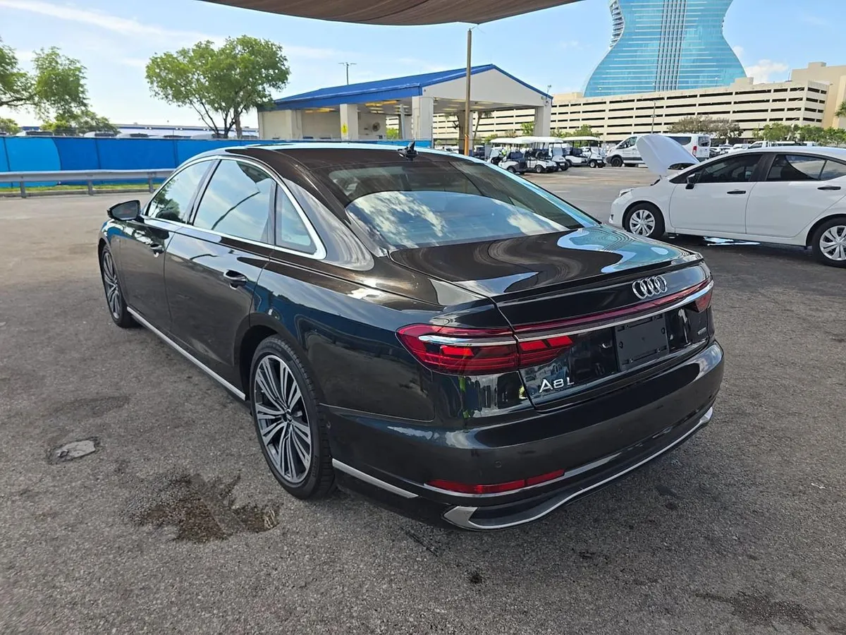 AUDI A8 L 2023