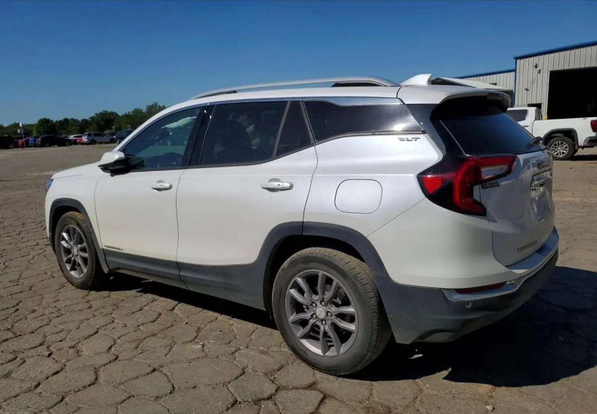GMC TERRAIN SLT 2023