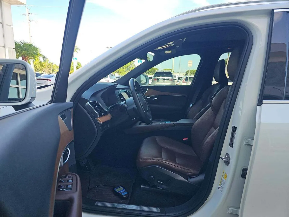 VOLVO XC90 B6 PLUS 7-PASSENGER 2023