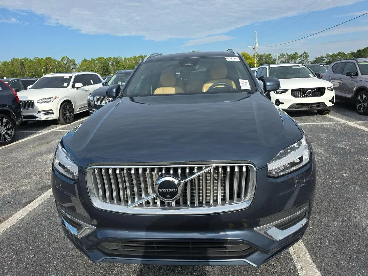VOLVO XC90 B6 ULTIMATE 7-PASSENGER 2023