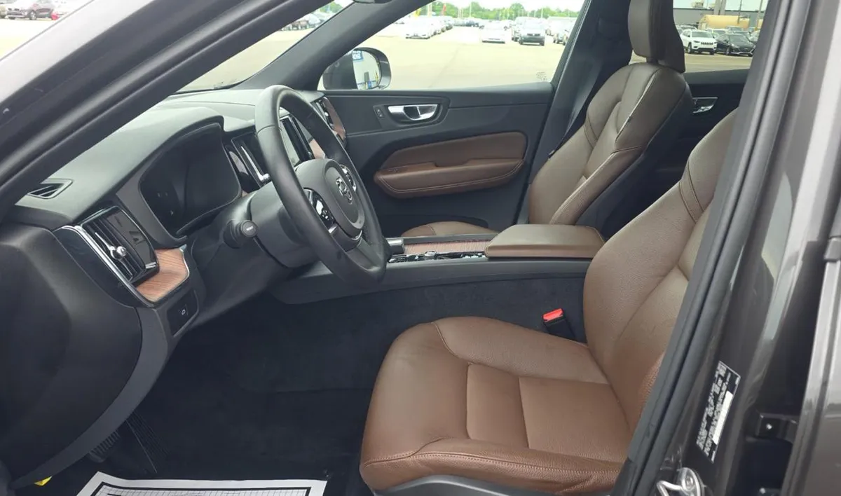 VOLVO XC60 B5 PLUS BRIGHT 2023