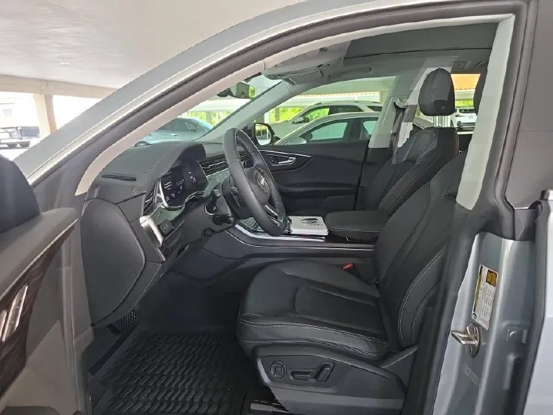 AUDI Q8 PREMIUM 2023