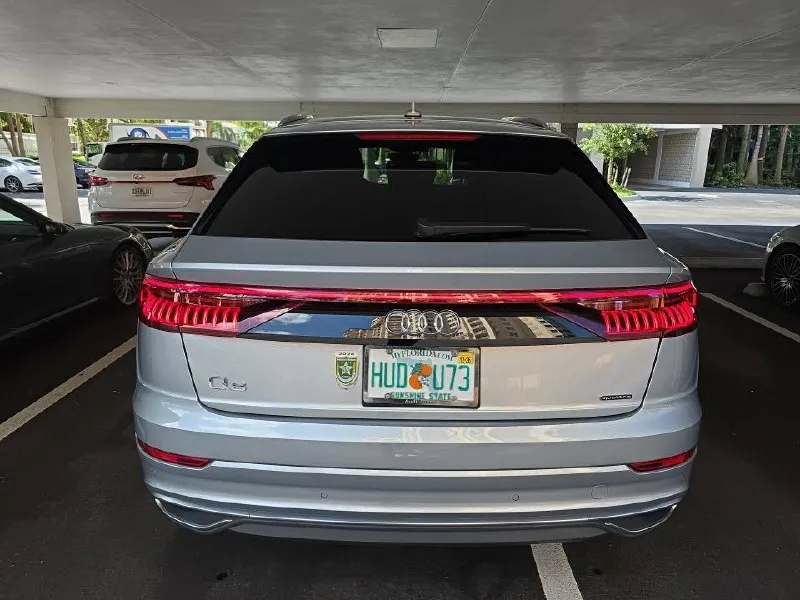 AUDI Q8 PREMIUM 2023