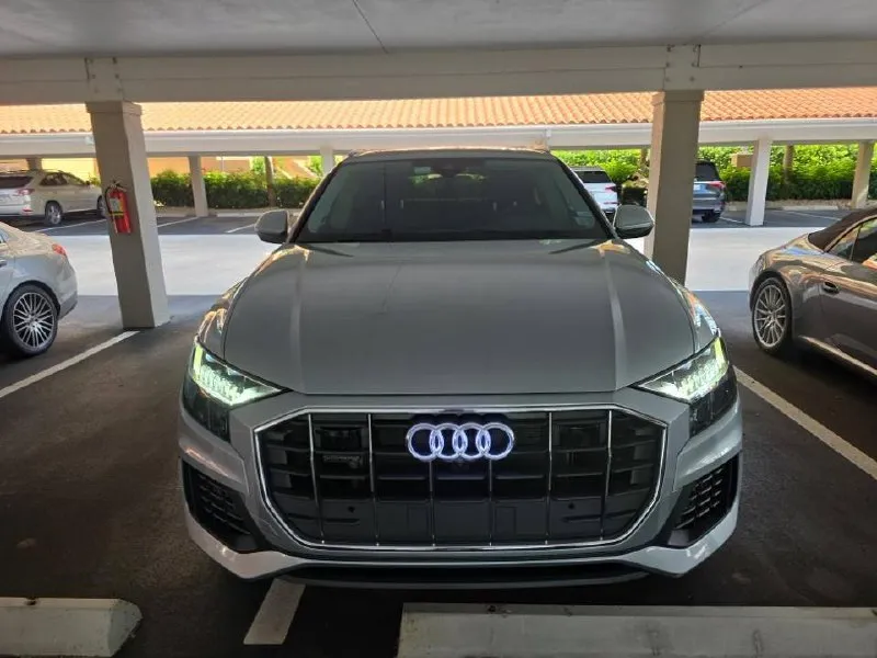 AUDI Q8 PREMIUM 2023