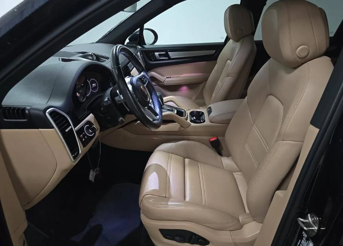 PORSCHE CAYENNE PLATINUM EDITION 2022