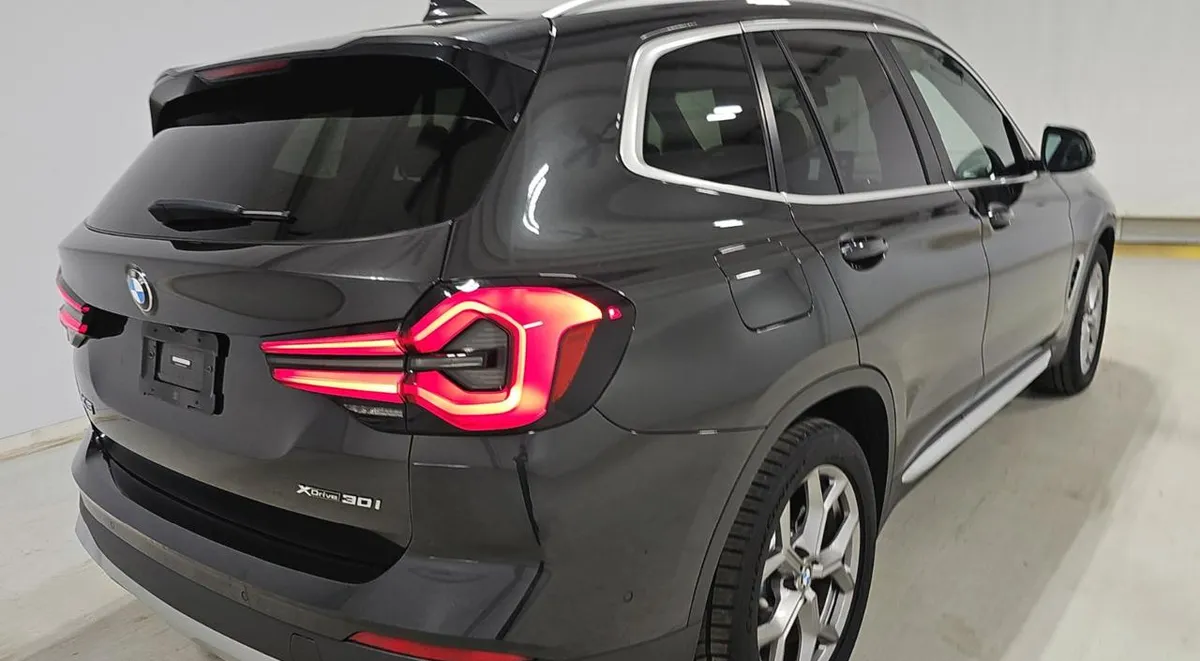 BMW X3 ПАНОРАМНАЯ КРЫША КОЖАНЫЙ САЛОН НАВИГАЦИЯ КЛИМАТ-КОНТРОЛЬ (ВКЛЮЧАЯ УПРАВЛЕНИЕ ДЛЯ ЗАДНИХ ПАССАЖИРОВ) 2023