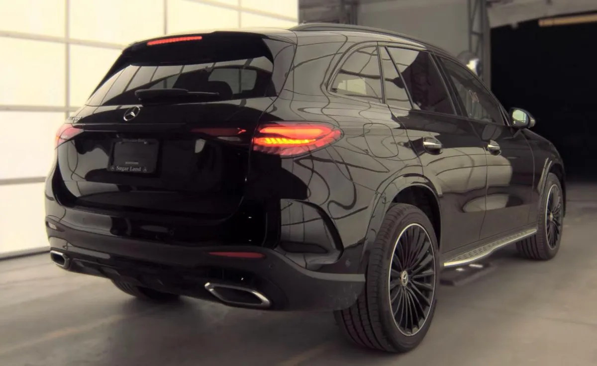 MERCEDES-BENZ GLC 300 2023