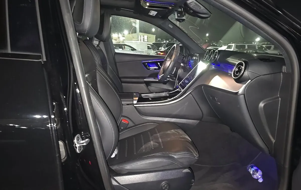 MERCEDES-BENZ GLC 300 2023