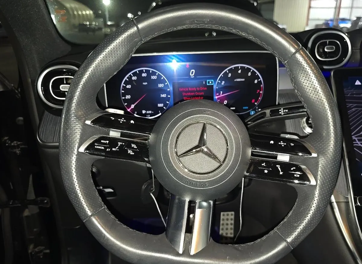 MERCEDES-BENZ GLC 300 2023