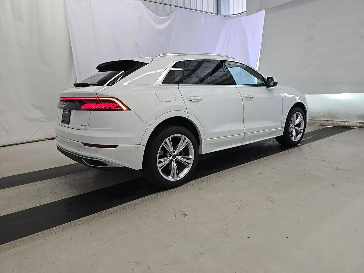 AUDI Q8 2023