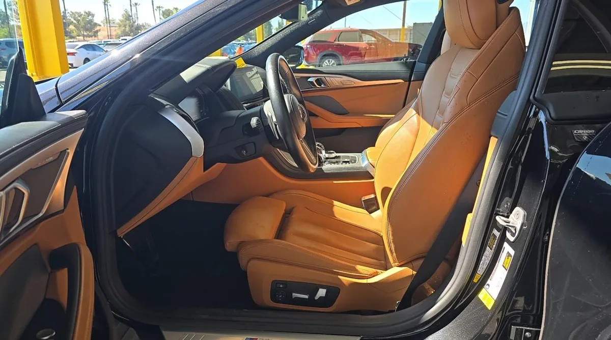 BMW 8 SERIES ЧЕРНЫЙ КУЗОВ КОЖАНЫЙ САЛОН. СПОРТИВНЫЙ ПАКЕТ M SPORT ПАНОРАМНАЯ КРЫША ПРОЕКЦИЯ НА ЛОБОВОЕ СТЕКЛО КАМ 2022