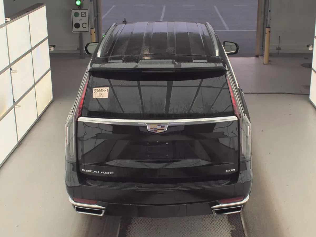 CADILLAC ESCALADE LUXURY 2022