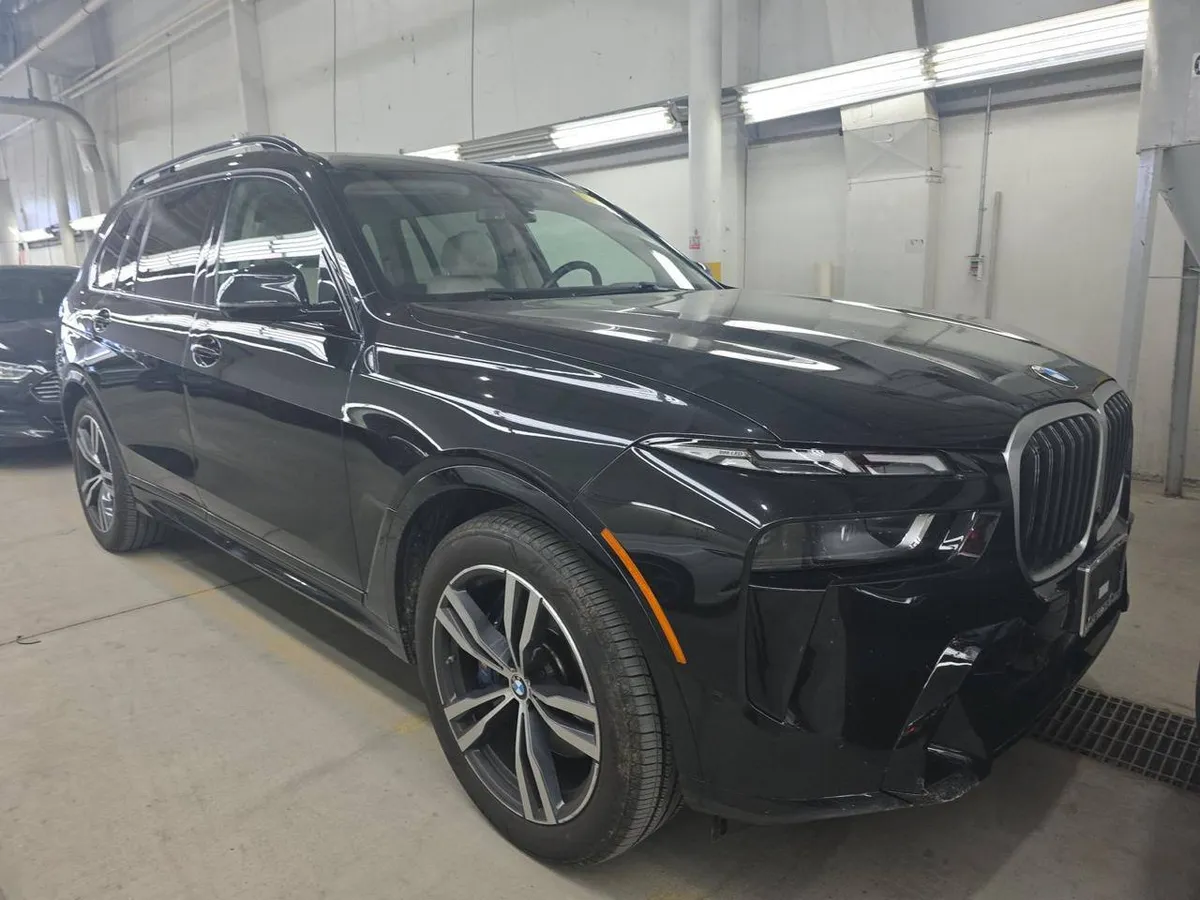 BMW X7 SPORTS ACTIVITY VEHICLE 2024