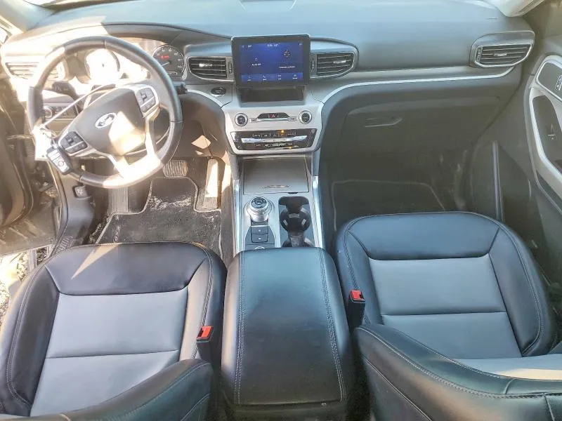 FORD EXPLORER XLT 2022