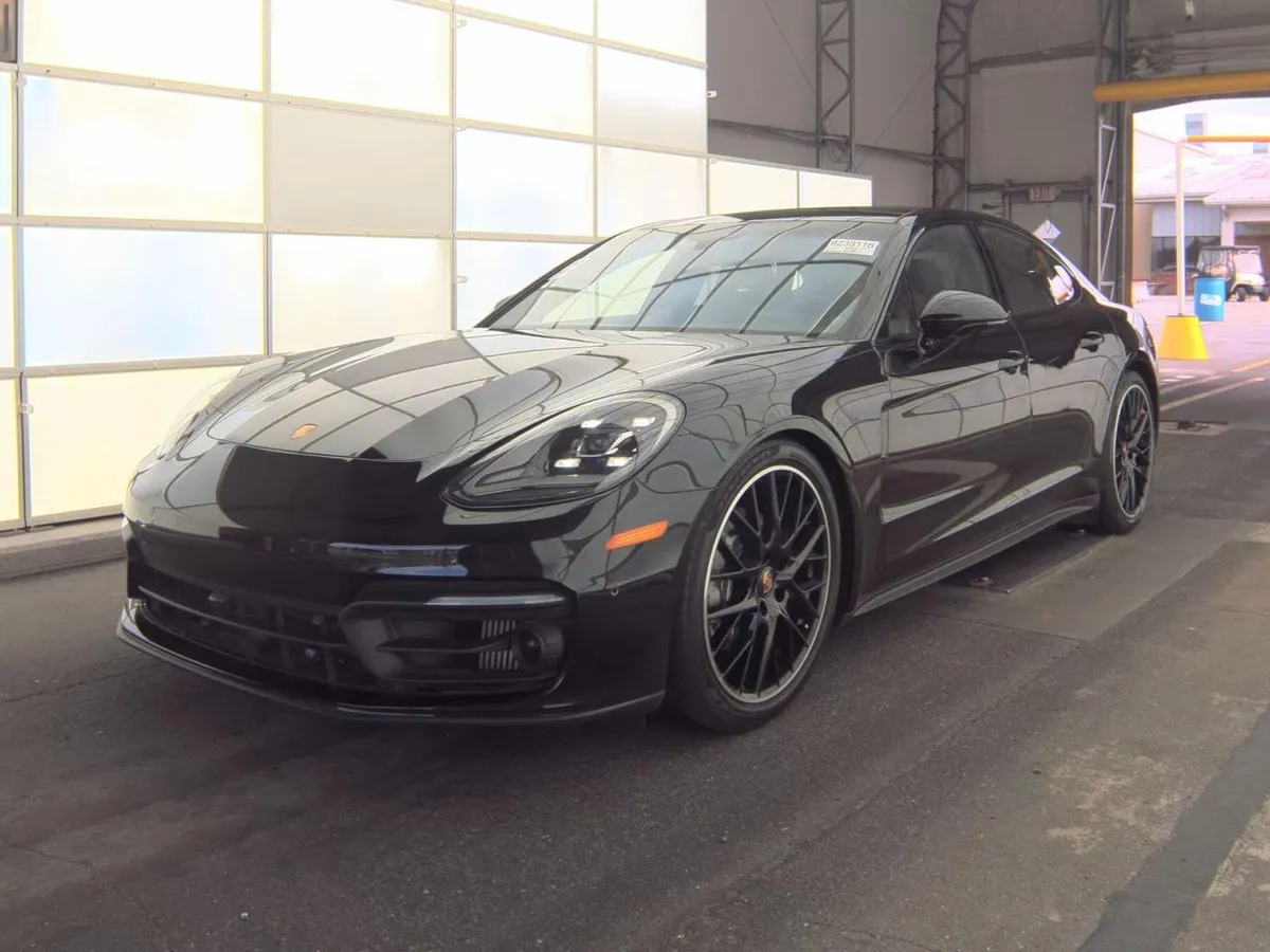 PORSCHE PANAMERA PLATINUM EDITION 2023