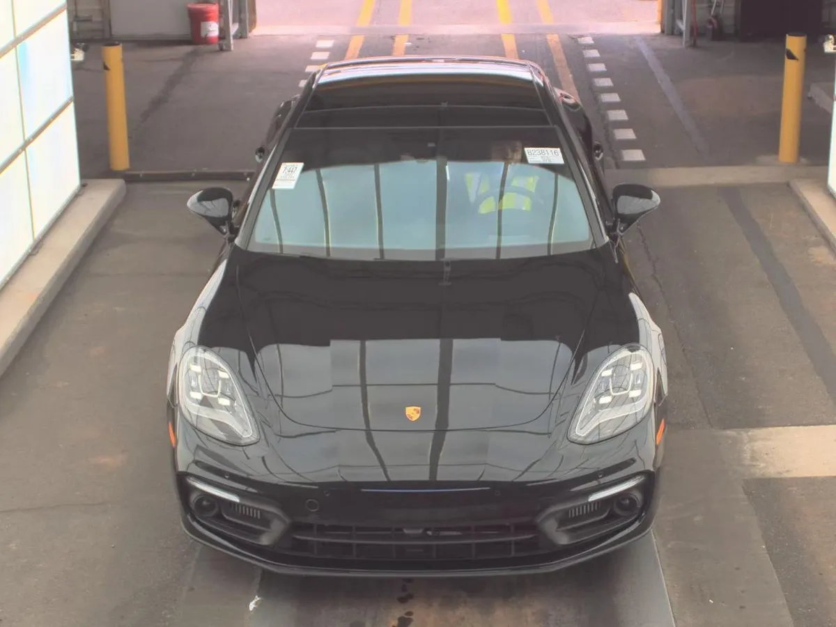 PORSCHE PANAMERA PLATINUM EDITION 2023