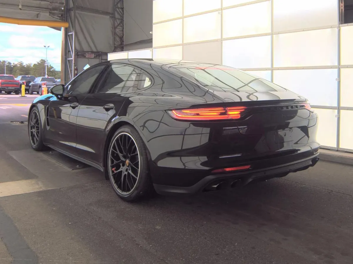 PORSCHE PANAMERA PLATINUM EDITION 2023