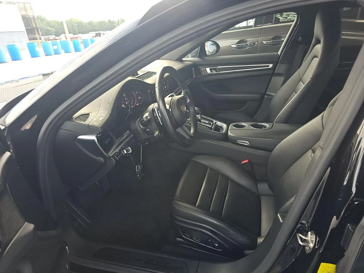 PORSCHE PANAMERA PLATINUM EDITION 2023