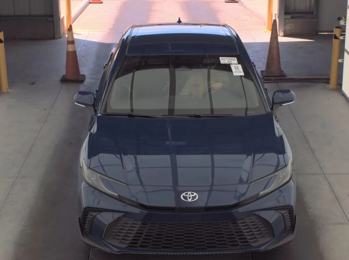 TOYOTA CAMRY SE 2025