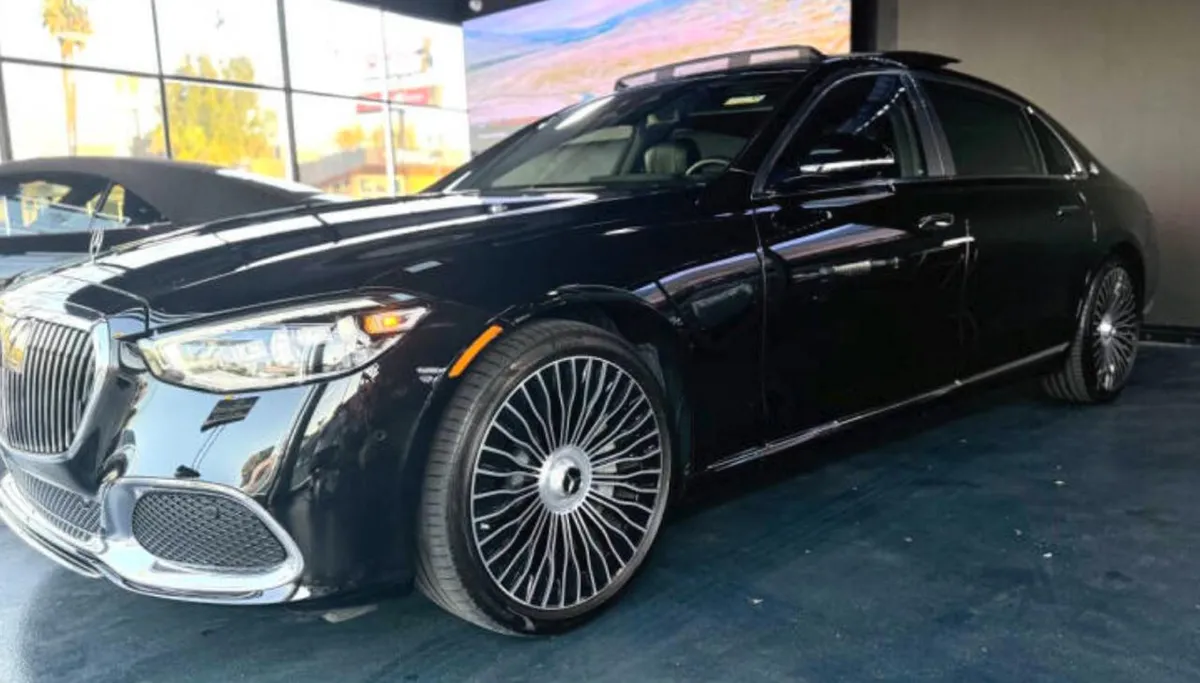 MERCEDES-BENZ MAYBACH. РОСКОШНАЯ 4-МЕСТНАЯ КОНФИГУРАЦИЯ САЛОНА С РАЗДЕЛЬНЫМИ ЗАДНИМИ СИДЕНЬЯМИ (EXECUTIVE REAR SEA 2023