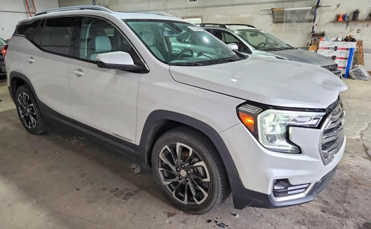 GMC TERRAIN SLT (КОЖАНЫЙ САЛОН КЛИМАТ-КОНТРОЛЬ КНОПКА ЗАПУСКА ЛИТЫЕ ДИСКИ МУЛЬТИМЕДИА-СИСТЕМА КОМПЛЕКС АССИСТЕНТ 2022