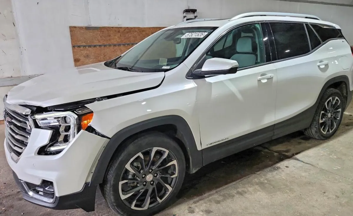 GMC TERRAIN SLT (КОЖАНЫЙ САЛОН КЛИМАТ-КОНТРОЛЬ КНОПКА ЗАПУСКА ЛИТЫЕ ДИСКИ МУЛЬТИМЕДИА-СИСТЕМА КОМПЛЕКС АССИСТЕНТ 2022