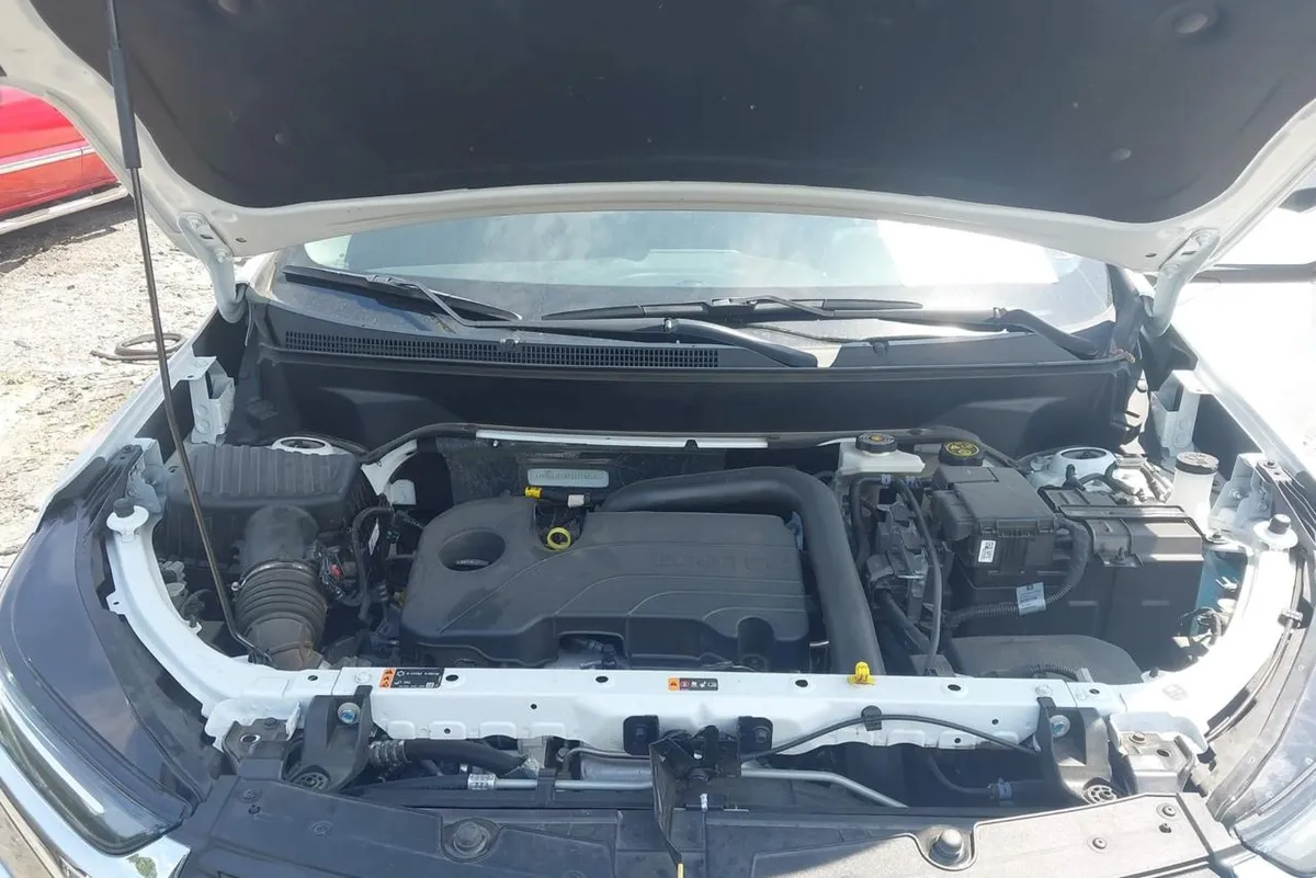 CHEVROLET EQUINOX LT (КЛИМАТ-КОНТРОЛЬ КНОПКА ЗАПУСКА МУЛЬТИМЕДИА MYLINK КРУИЗ-КОНТРОЛЬ ЛИТЫЕ ДИСКИ КОМПЛЕКС СИСТЕМ БЕЗ 2023