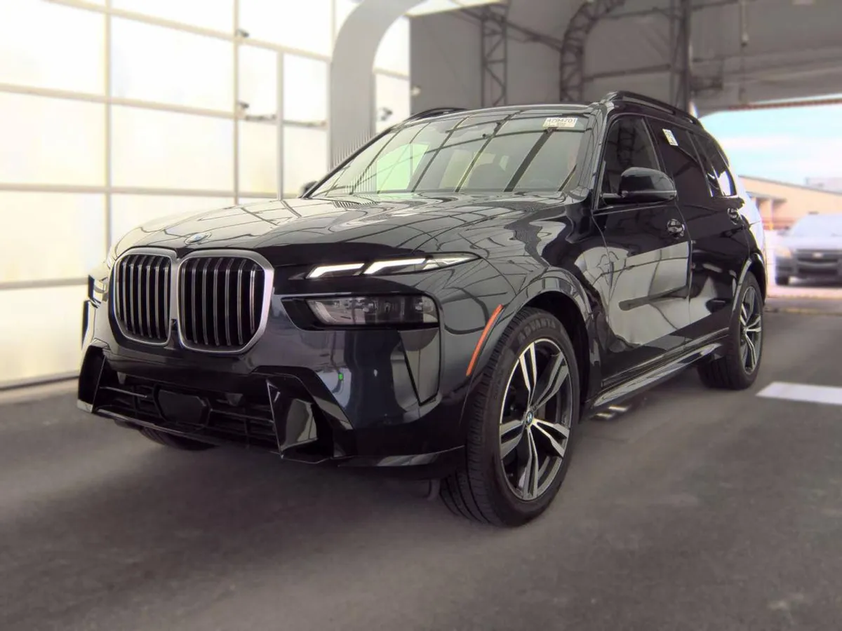 BMW X7 SPORTS ACTIVITY VEHICLE 2023