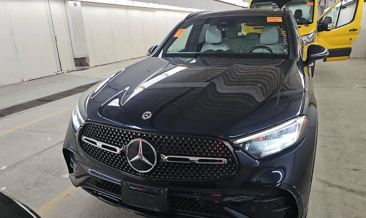 MERCEDES-BENZ GLC 300 2023