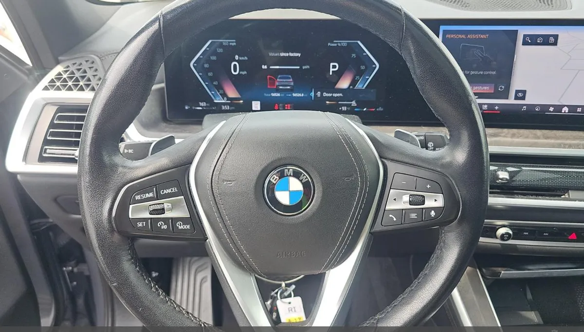 BMW X5 ПАКЕТИРОВАННАЯ (CLIMATE COMFORT + PARKING ASSISTANCE + PREMIUM). ПРОЕКЦИЯ (HUD) ПАНОРАМА ВЕНТИЛЯЦИЯ 2024