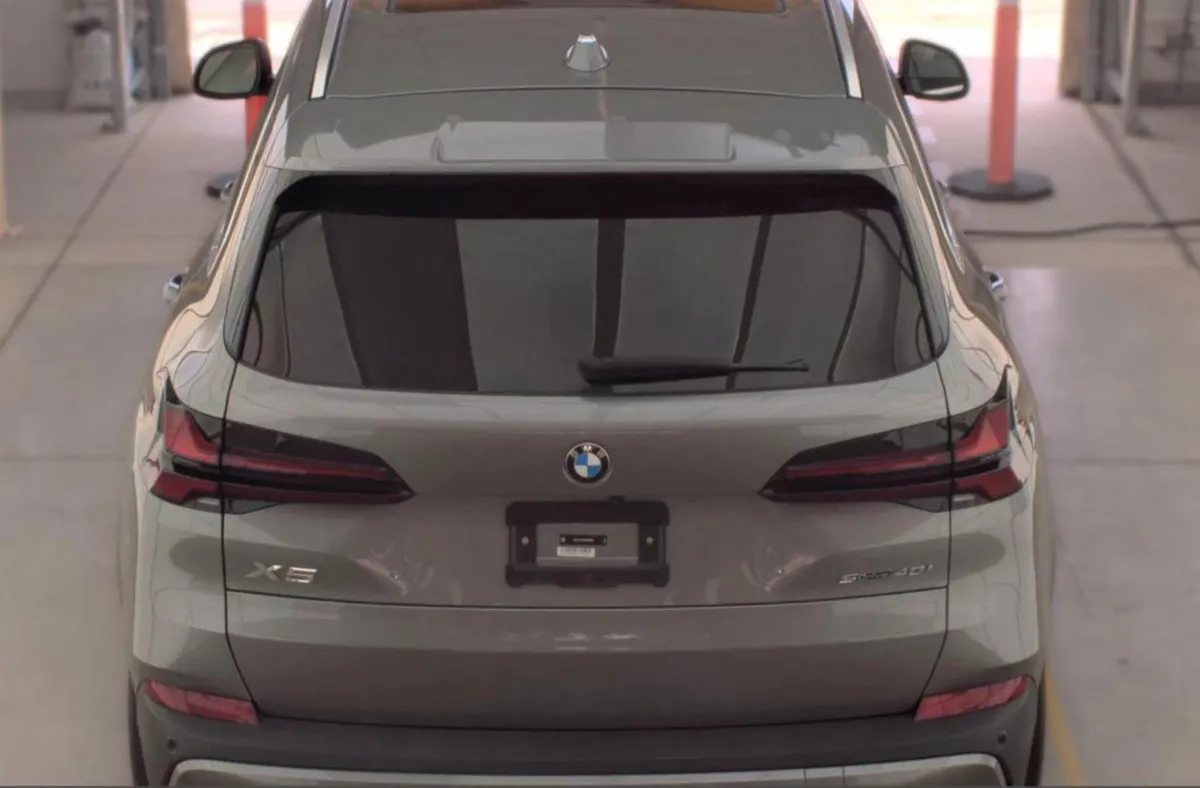 BMW X5 ПАКЕТИРОВАННАЯ (CLIMATE COMFORT + PARKING ASSISTANCE + PREMIUM). ПРОЕКЦИЯ (HUD) ПАНОРАМА ВЕНТИЛЯЦИЯ 2024