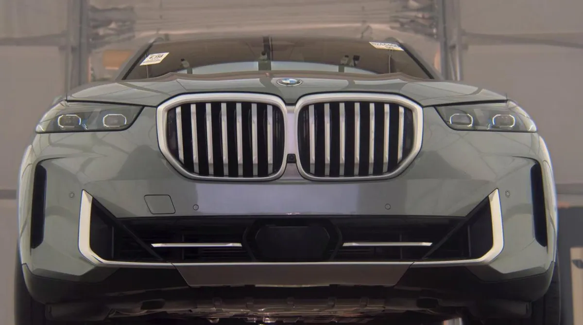 BMW X5 ПАКЕТИРОВАННАЯ (CLIMATE COMFORT + PARKING ASSISTANCE + PREMIUM). ПРОЕКЦИЯ (HUD) ПАНОРАМА ВЕНТИЛЯЦИЯ 2024
