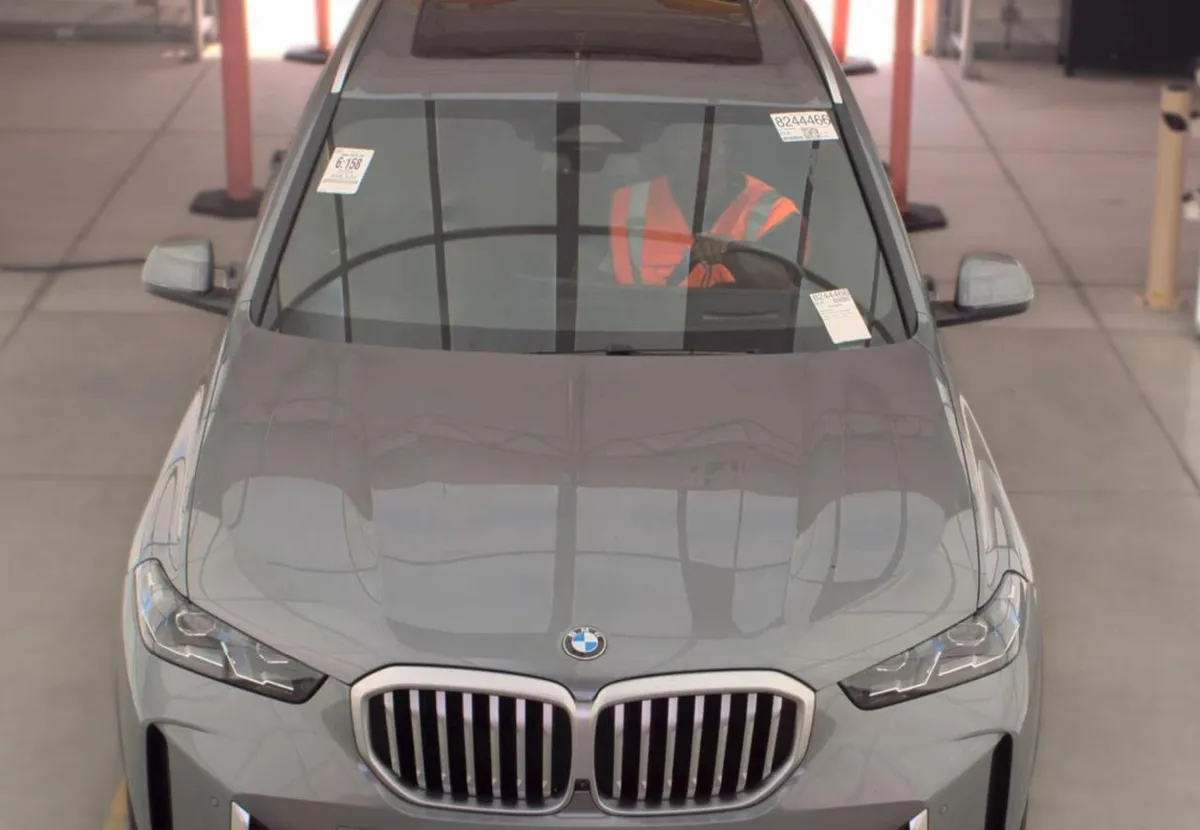 BMW X5 ПАКЕТИРОВАННАЯ (CLIMATE COMFORT + PARKING ASSISTANCE + PREMIUM). ПРОЕКЦИЯ (HUD) ПАНОРАМА ВЕНТИЛЯЦИЯ 2024