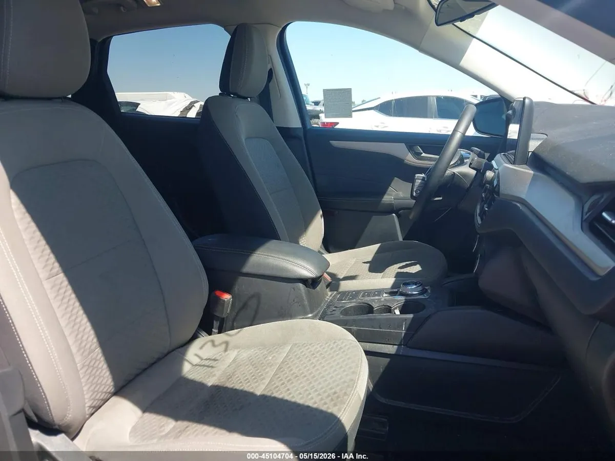 FORD ESCAPE SE 2022