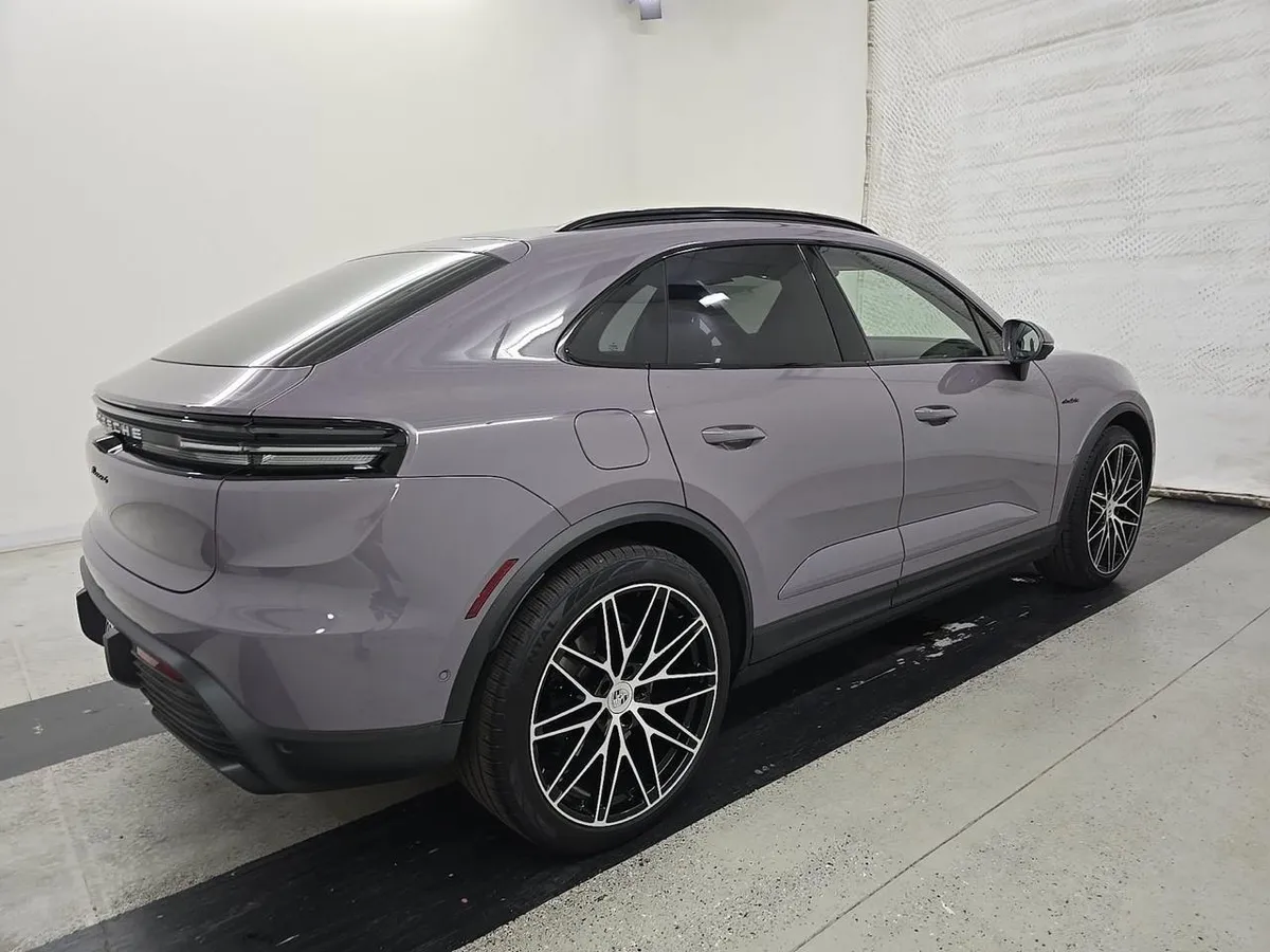 PORSCHE MACAN 4 ELECTRIC 2025