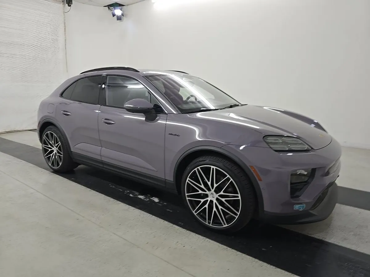 PORSCHE MACAN 4 ELECTRIC 2025