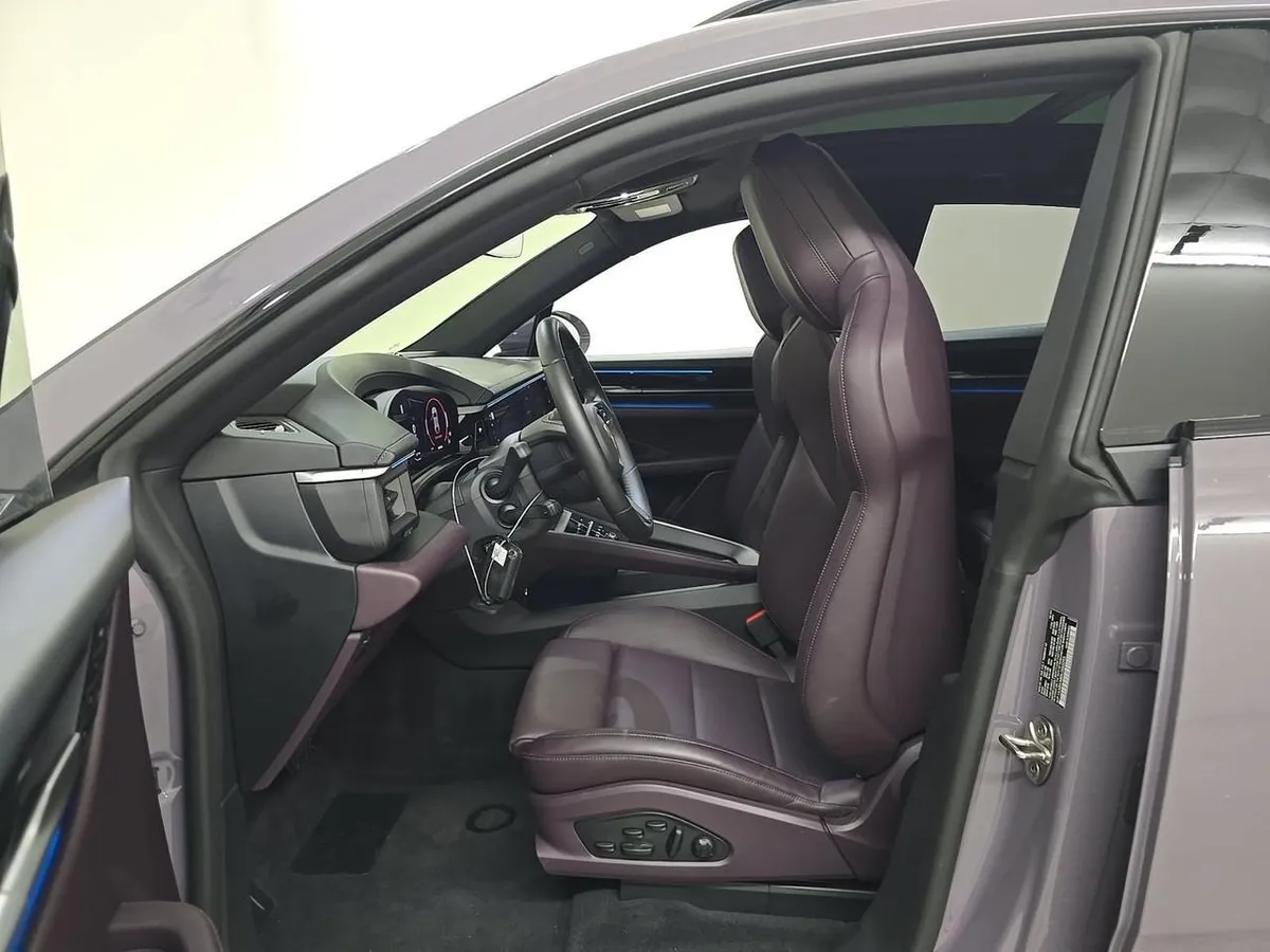 PORSCHE MACAN 4 ELECTRIC 2025