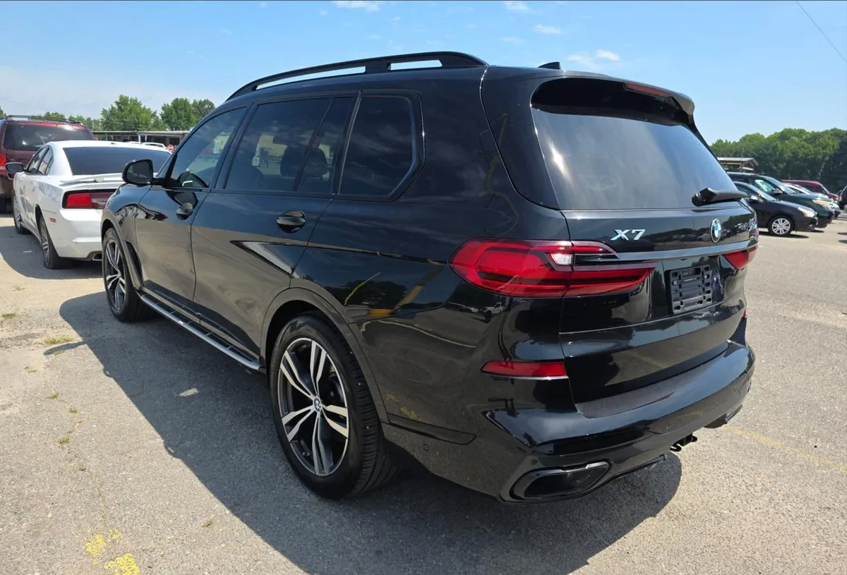 BMW X7 М-ПАКЕТ 2022