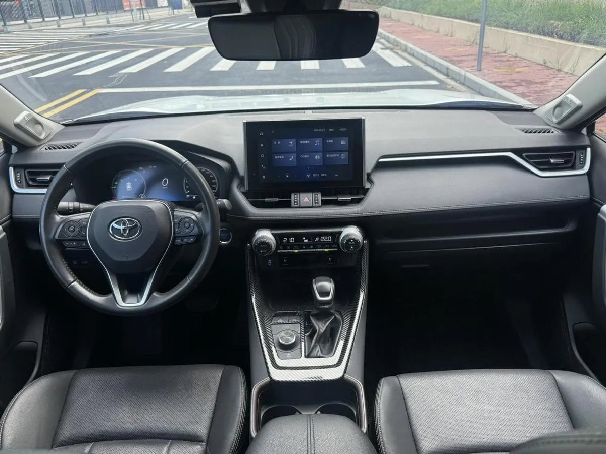 TOYOTA RAV4 2022