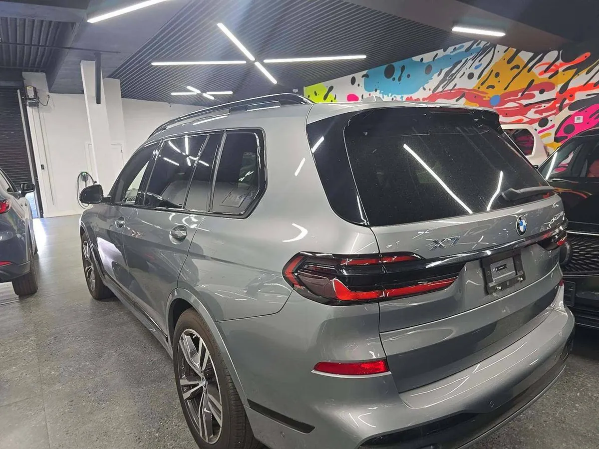 BMW X7 SPORTS ACTIVITY VEHICLE 2024