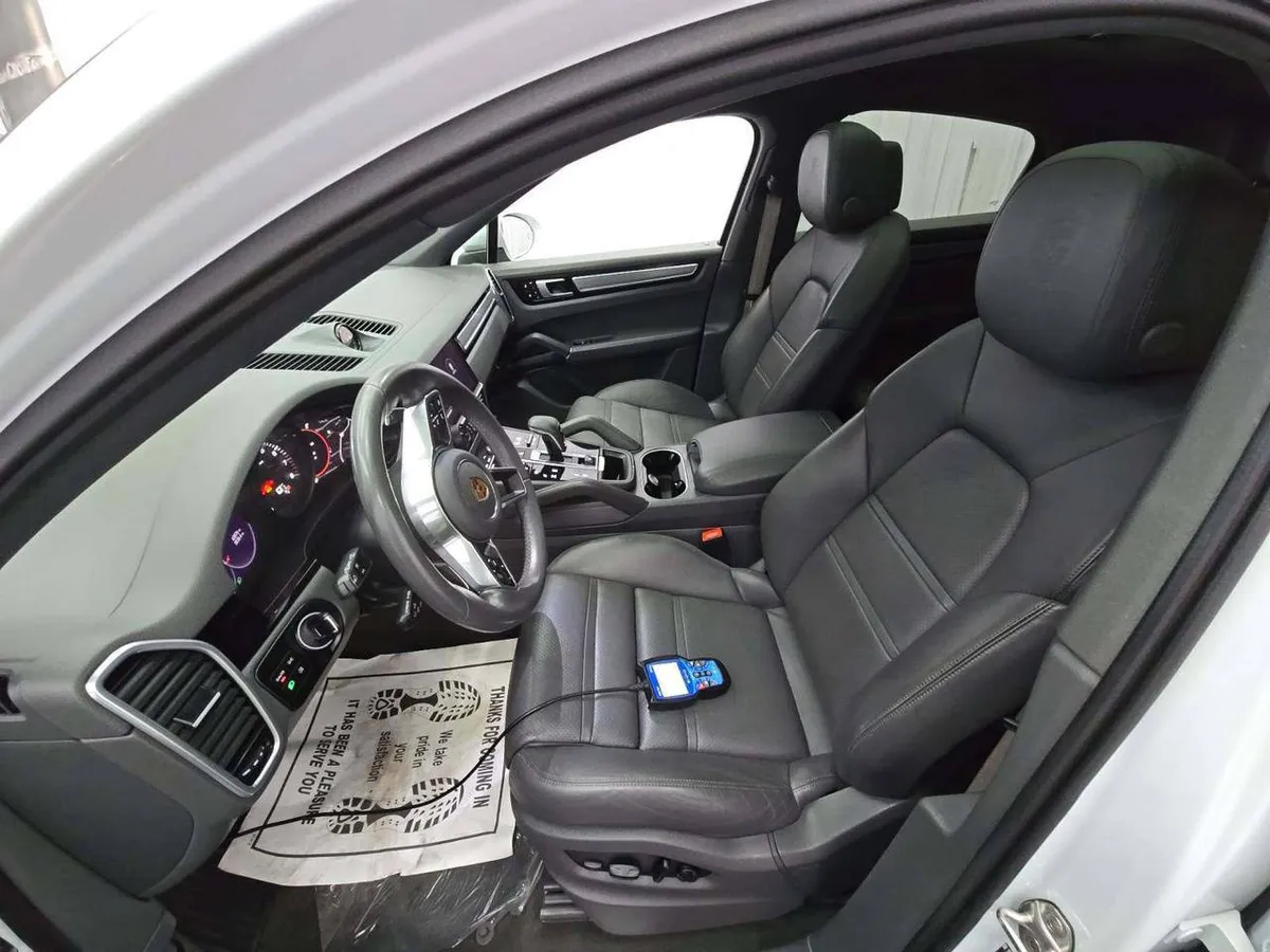 PORSCHE CAYENNE COUPE PLATINUM EDITION 2022