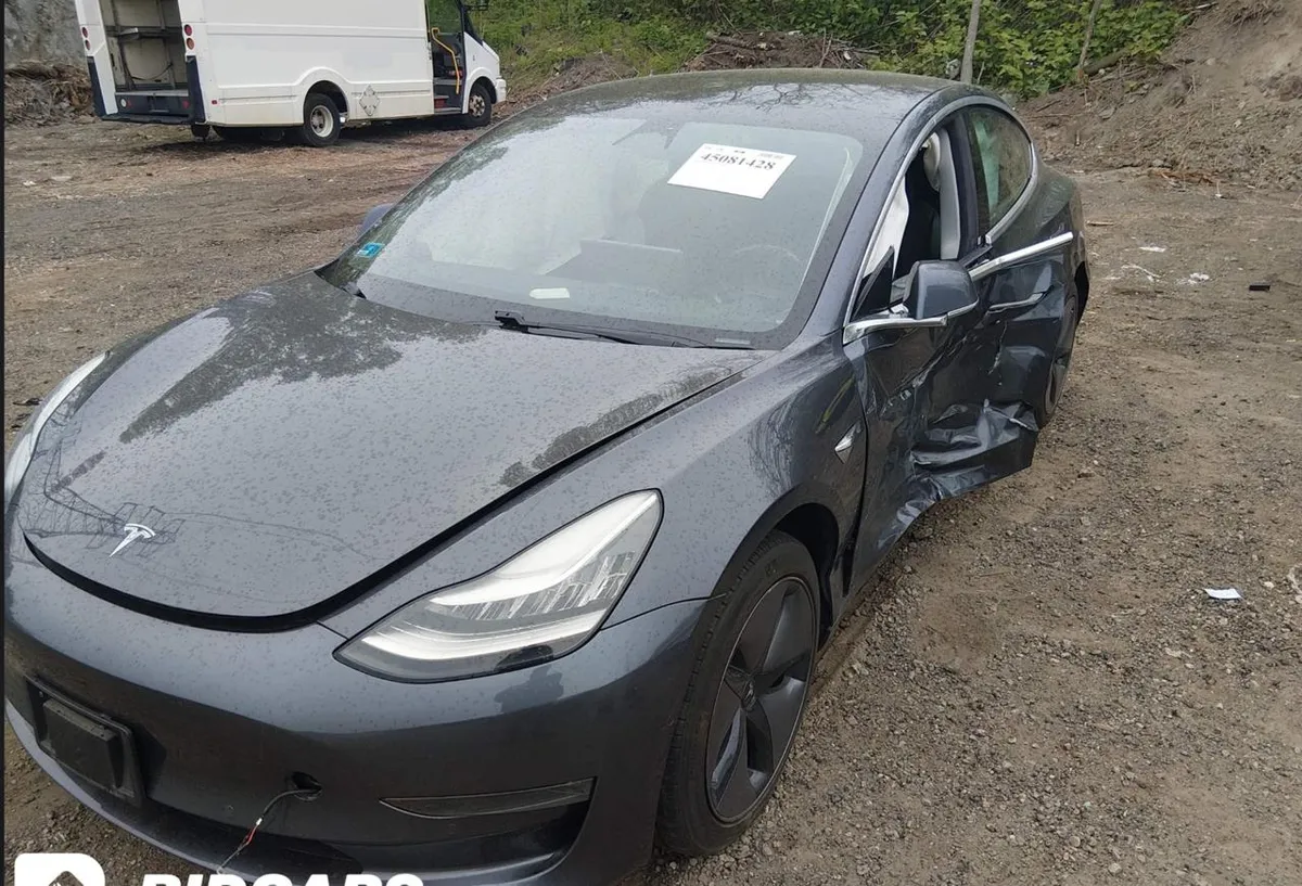 TESLA MODEL 3 LONG RANGE 2019