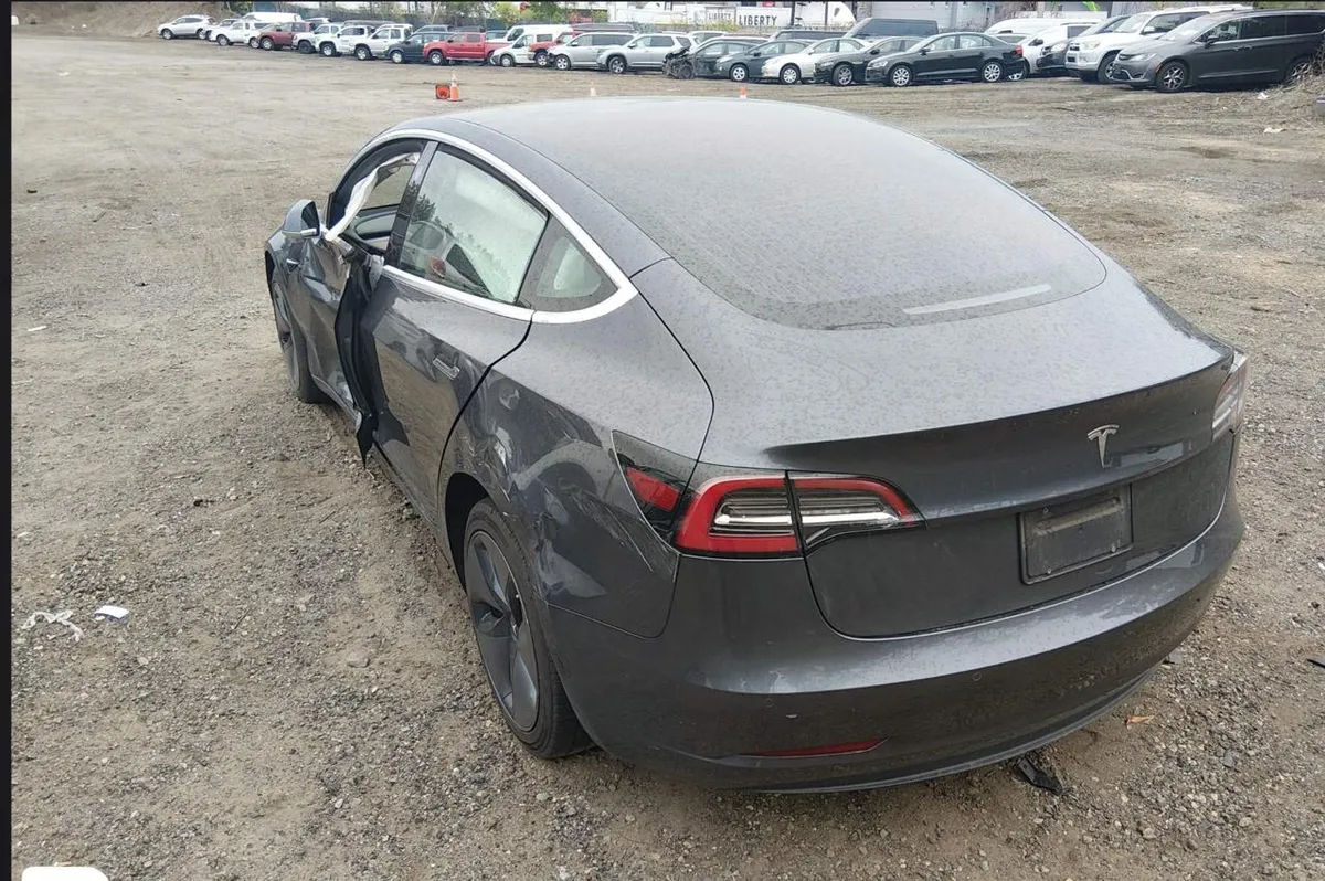 TESLA MODEL 3 LONG RANGE 2019